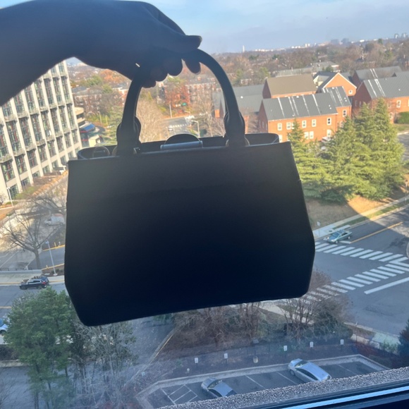 Michael Kors Hailee satchel small in black - Picture 4 of 6